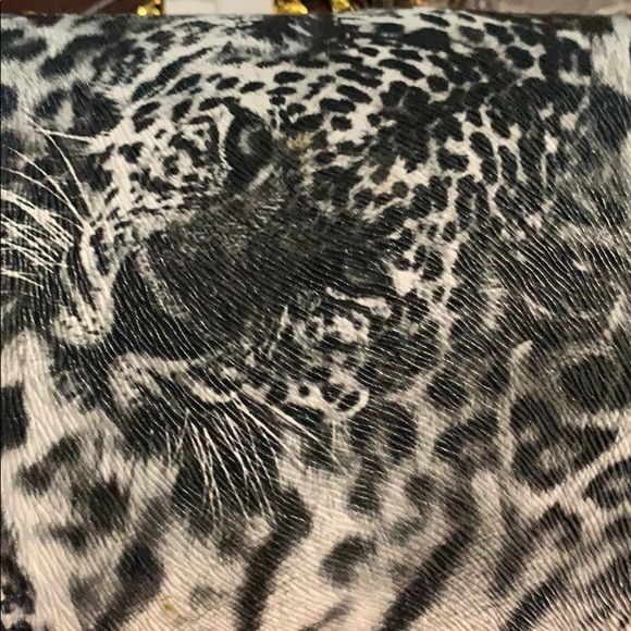 NWT clutch snow leopard w/cat print jeweled close - Picture 3 of 7